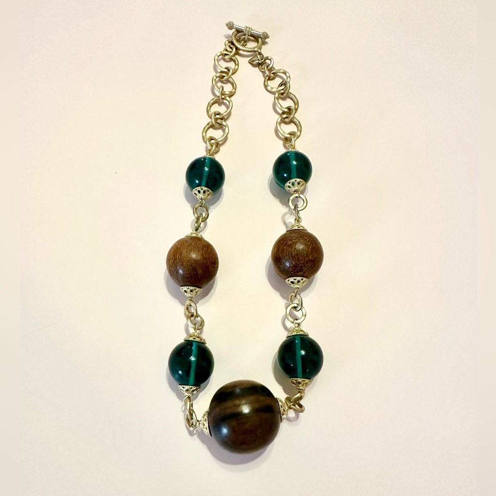 Carolee Brown and green lucite bead necklace, in very good condition.